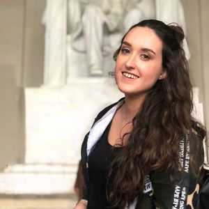 Meet your Posher, Laure